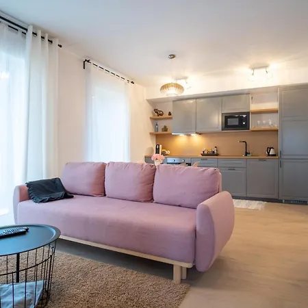 Apartment Dream - Brand New With Balcony & Free Parking *