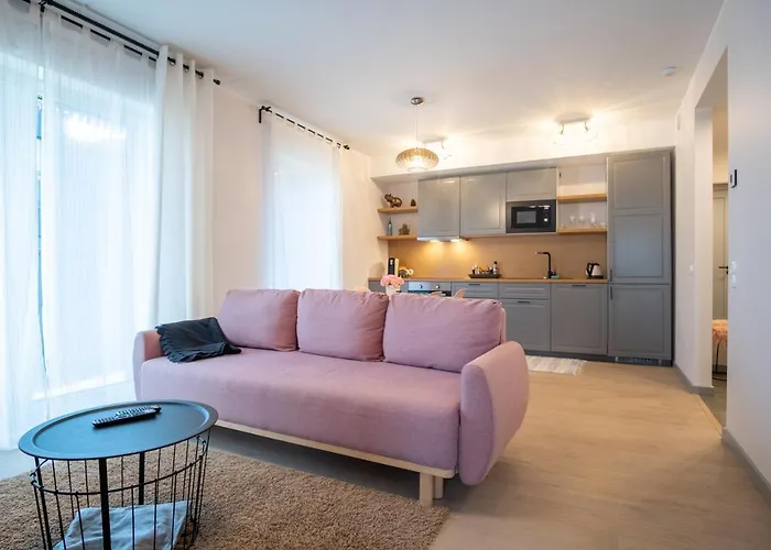 Apartment Dream - Brand New With Balcony & Free Parking *